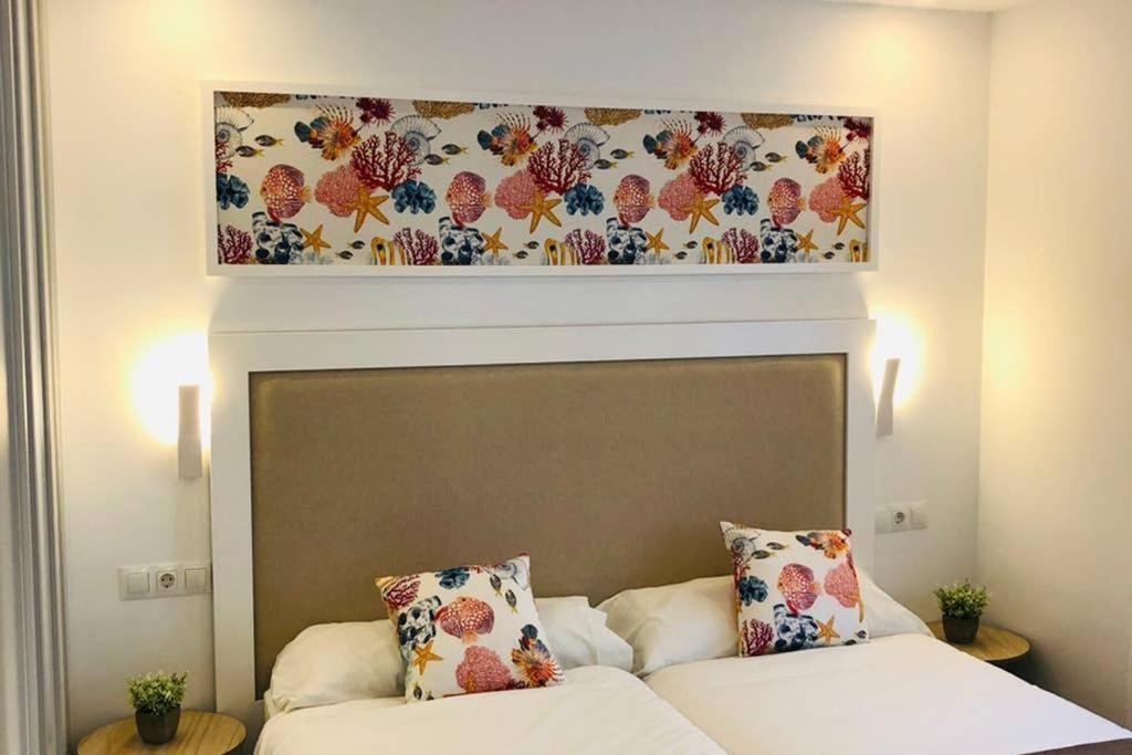 Luxury Modern Apartment By The Beach Малага Екстериор снимка